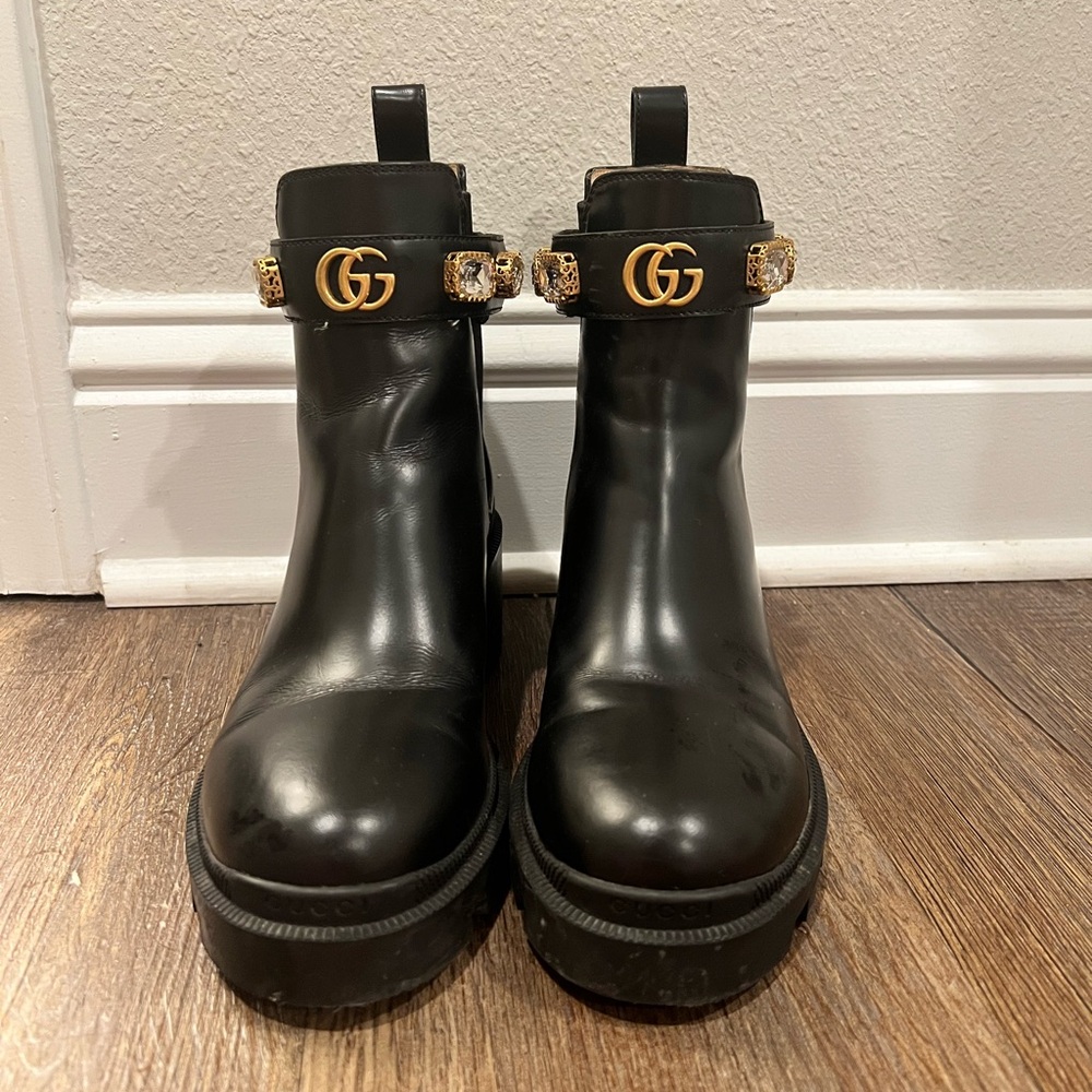 AUTHENTIC Gucci GG marmont leather ankle boots